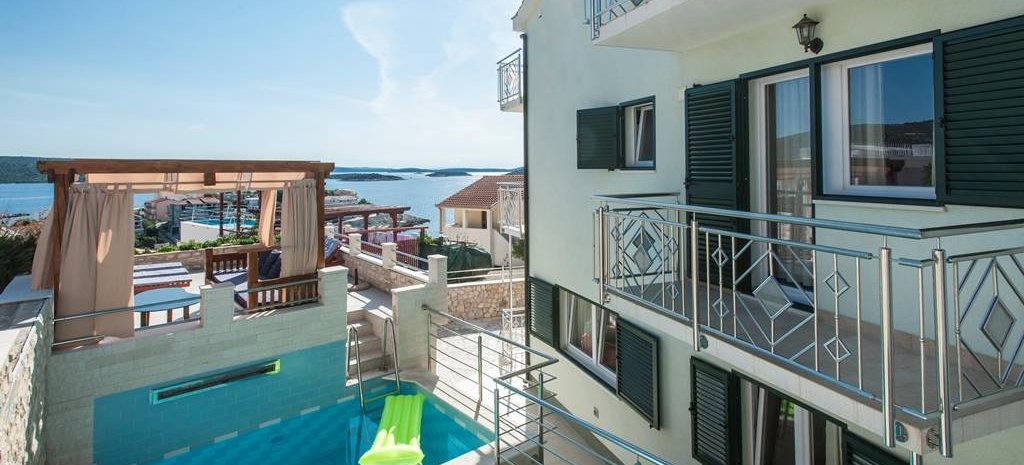 Villa Katy- Magnificent Place With Pool, Sevid, Croatia