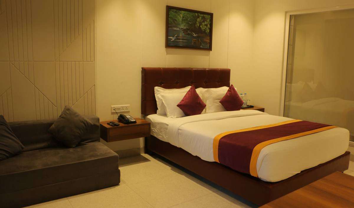 Tarifas baratas de hotel y hostal y disponibilidad en Raipur