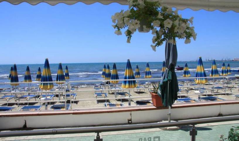 Vivas Hotel - Search for free rooms and guaranteed low rates in Durres 7 photos