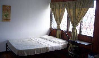 Castle Tam Hostel - Get low hotel rates and check availability in San Jose, hotel bookings 16 photos