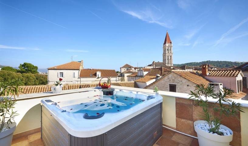 Palace Derossi - Search for free rooms and guaranteed low rates in Trogir, fashionable, sophisticated, stylish hotels in Podstrana, Croatia 26 photos