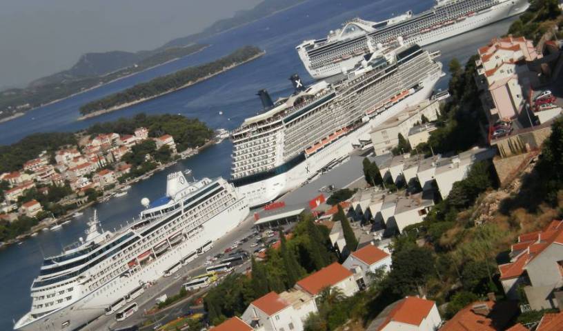 Rooms Panorama Dubrovnik - Search available rooms for hotel and hostel reservations in Dubrovnik 1 photo