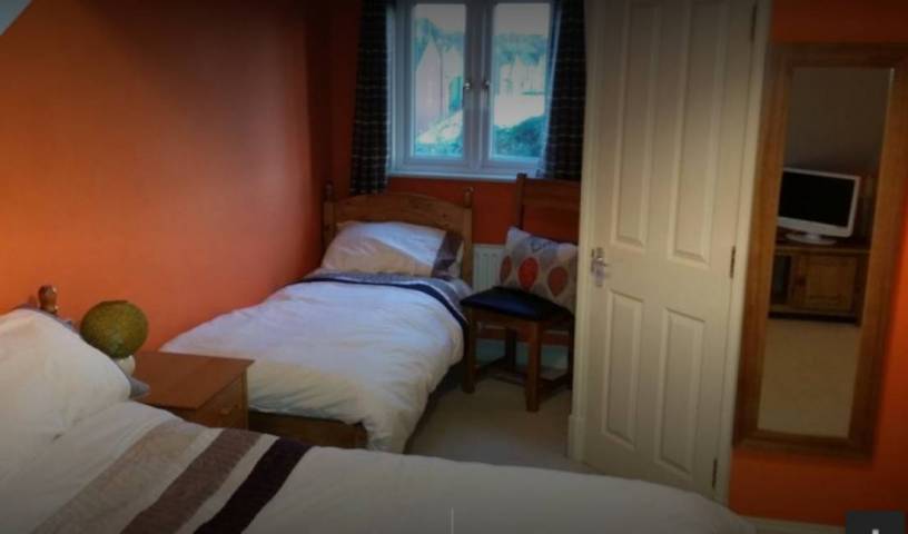Brooklyn House, we guarantee the lowest price for your hotel in Bicester, England 3 photos