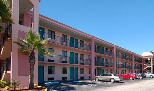 Quality Inn Maingate West - Get low hotel rates and check availability in Kissimmee 7 photos
