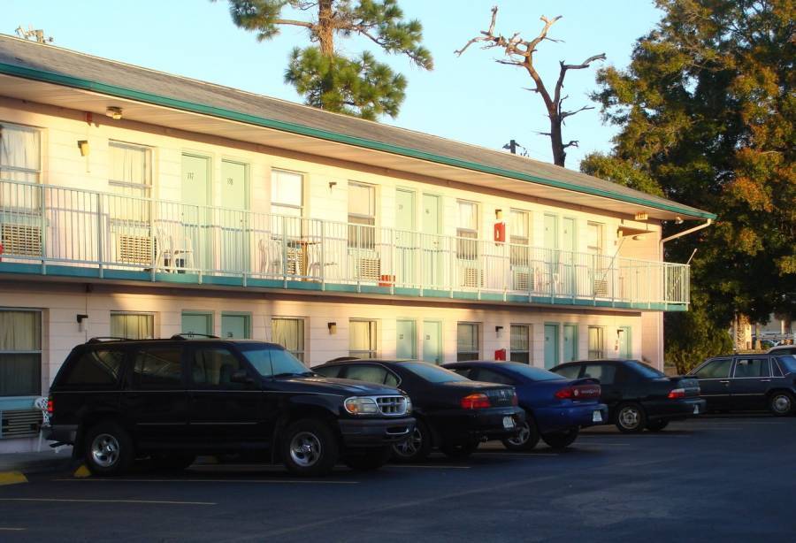 Palm Lake Front Resort and Hostel, Kissimmee, Florida, Florida hotels and hostels