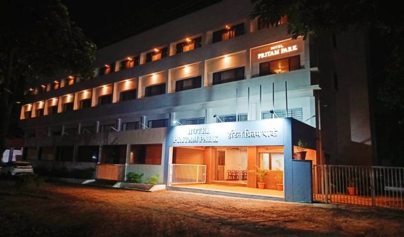Hotel Pritam Park - Busque habitaciones gratis y tarifas bajas garantizadas en Jalgaon Supa 20 fotos