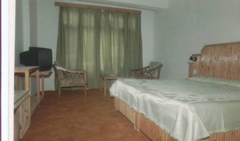 Hotel Satkaar - Get low hotel rates and check availability in Shimla, cheap hotels 2 photos
