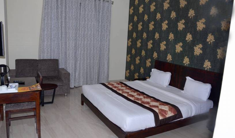 Hotel The Grand Kukas - Get low hotel rates and check availability in Jaipur 1 photo