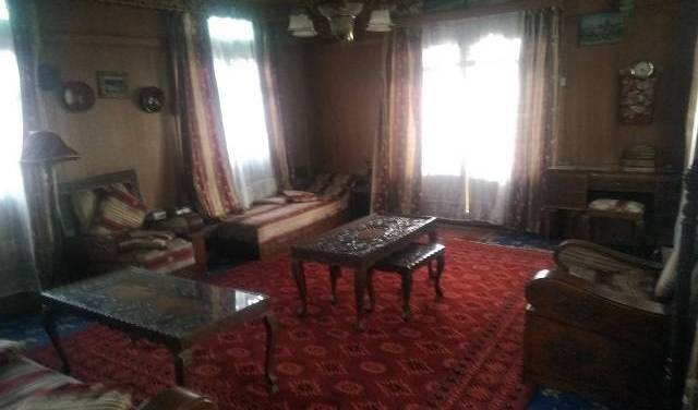 House Boat Snow Goose - Search available rooms for hotel and hostel reservations in Srinagar 9 photos