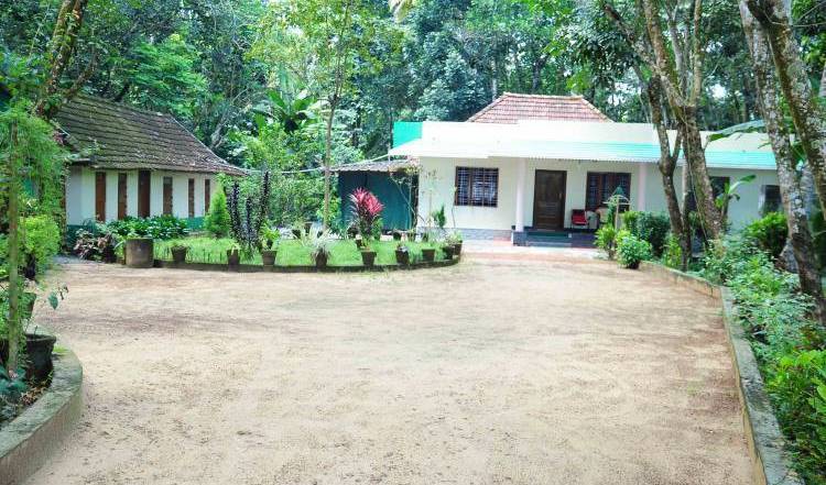 Kuttickattil Gardens Homestay - Get low hotel rates and check availability in Kottayam, easy trips 12 photos