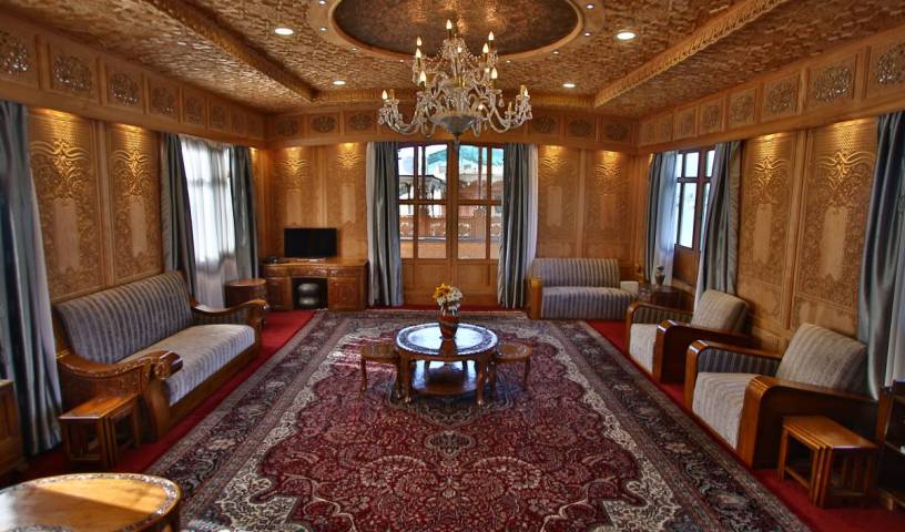 Mascot Houseboats - Get low hotel rates and check availability in Srinagar, Amira Kadal, India hotels and hostels 1 photo