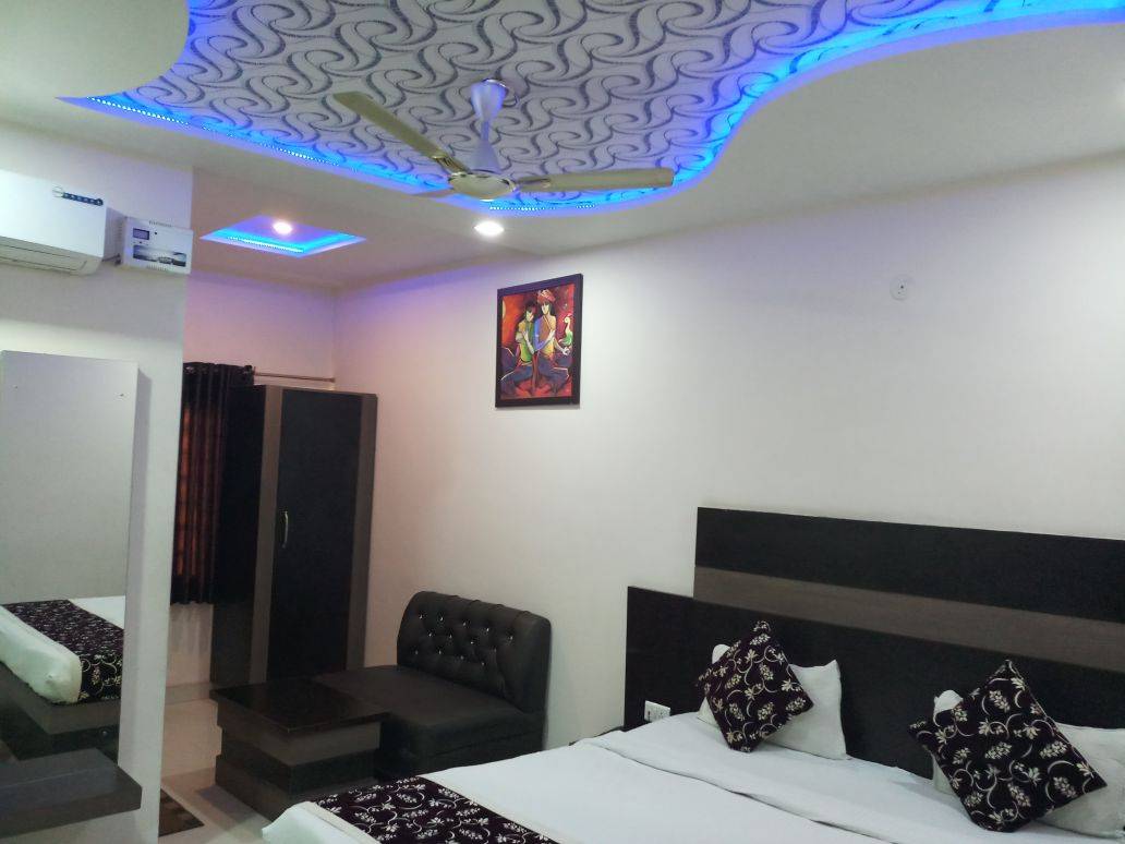 Hotel Gayatri Residency, Agra, India, how to book a hotel without booking fees in Agra