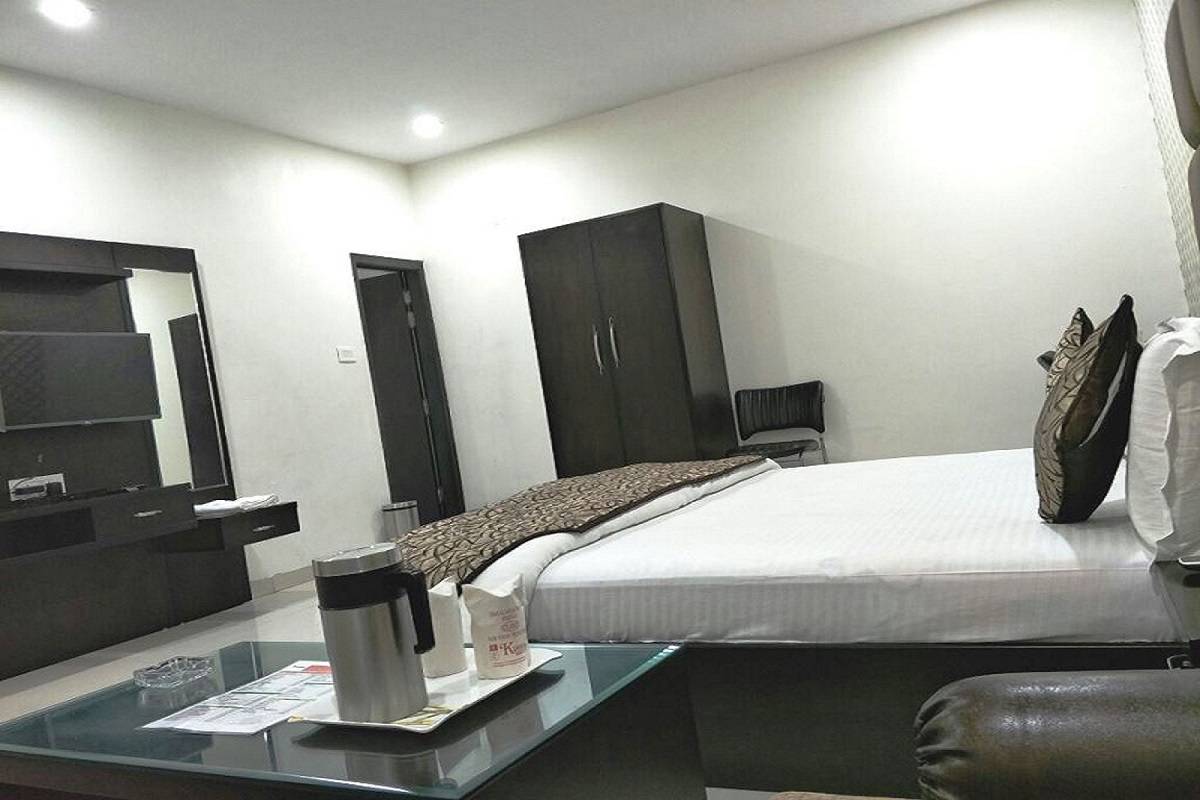 Hotel Mandakini Lush, Kanpur, India, find things to see near me in Kanpur