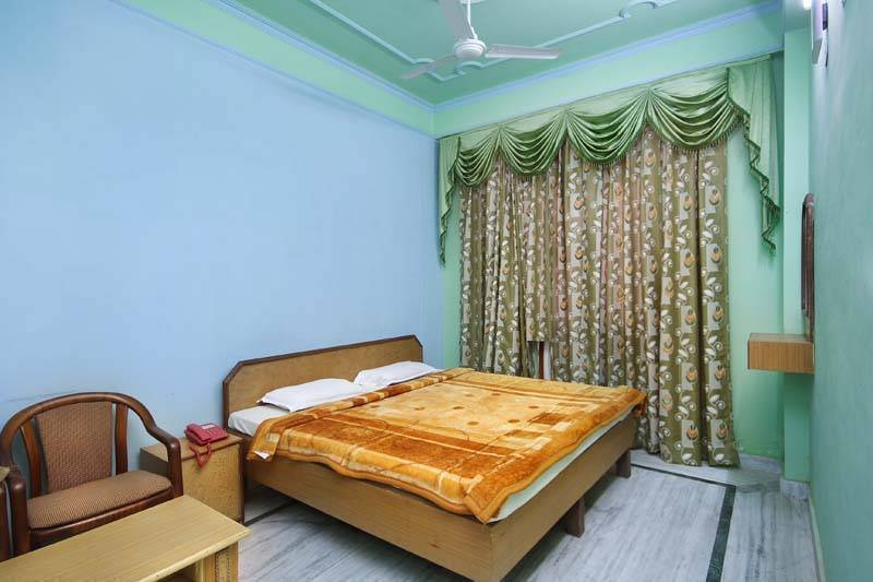 Hotel Raj Bed and Breakfast, Agra, India, India hotels and hostels
