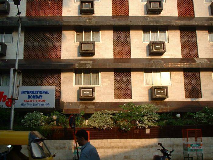 Hotel Singhs International, Mumbai, India, hotels near transportation hubs, railway, and bus stations in Mumbai