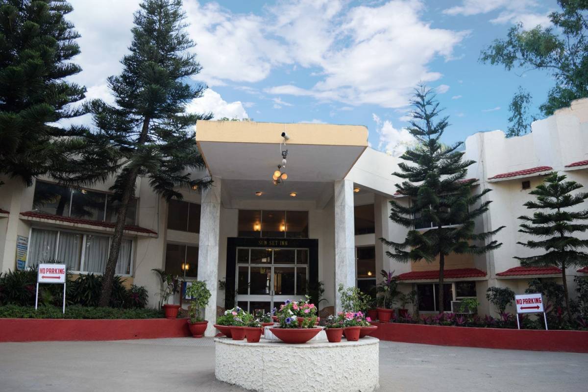 Hotel Sunset Inn With Swimming Pool, Abu, India, choice hotels in Abu