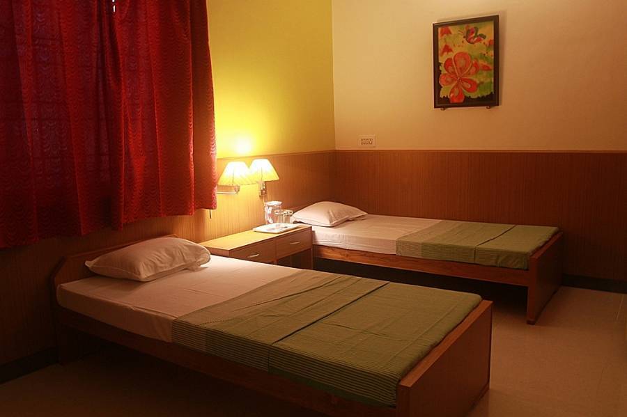 Maaruthi Vasantham, Chennai, India, browse hotel reviews and find the guaranteed best price on hotels for all budgets in Chennai