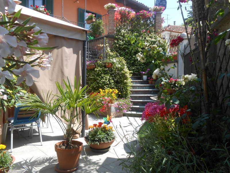 Ca d'Rot Bed and Breakfast, Vinchio, Italy, big savings on hotels in Vinchio