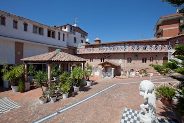 Castillo Noble Pellegrini, Rome, Italy, Khách sạn được đánh giá cao nhất cho kỳ nghỉ trong Rome