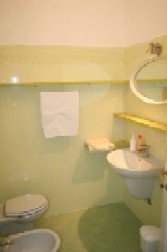 Centrale Apartment, Bergamo, Italy, find cheap hotels and rooms at Instant World Booking in Bergamo