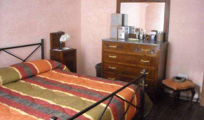Agamennone - Search available rooms for hotel and hostel reservations in Siracusa 5 photos