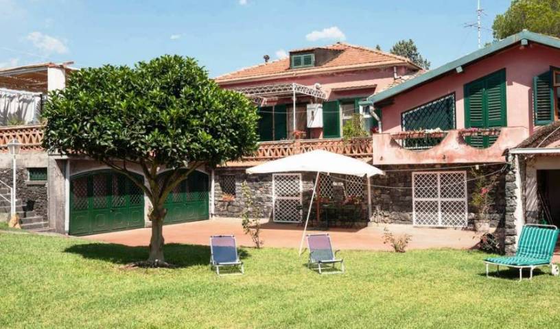 Bed And Breakfast  La Casa Del Ficus - Get low hotel rates and check availability in Acireale, hotels worldwide - online hotel bookings, ratings and reviews 9 photos