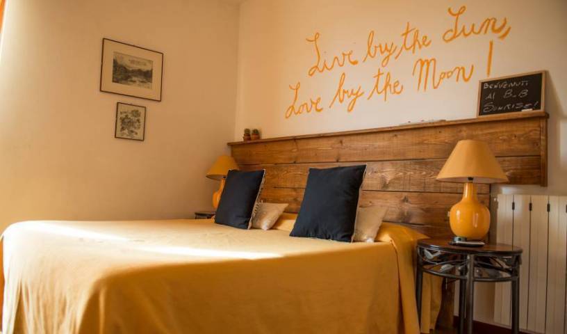 Bed and Breakfast Sunrise - Få lave hotelpriser og tjek ledighed i Massarosa 12 fotos