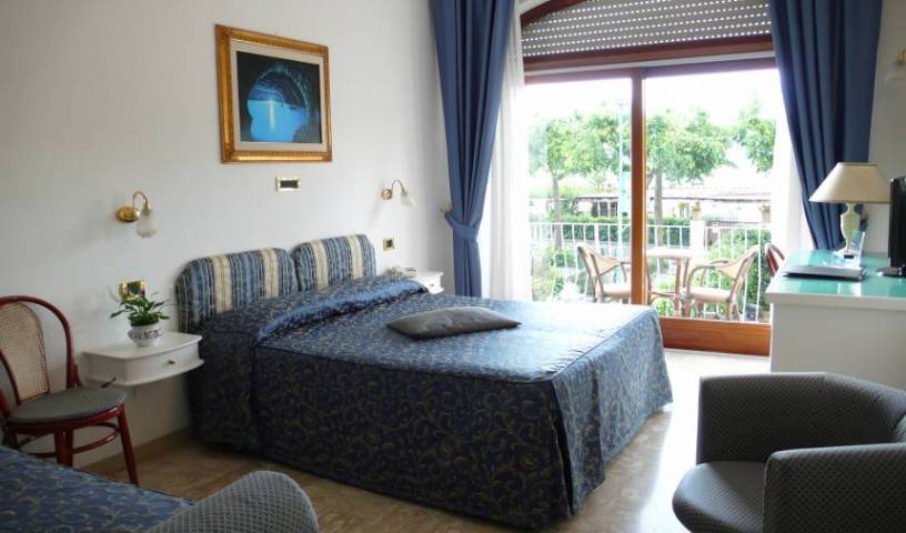 Bougainville - Get low hotel rates and check availability in Anacapri 7 photos