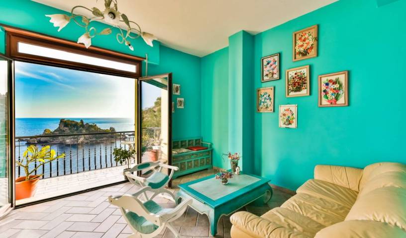Cohen Hostel - Få lave hotelpriser og tjek ledighed i Taormina 6 fotos