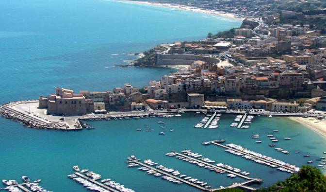 DaLina Town House - Få lave hotelpriser og tjek ledighed i Castellammare del Golfo, Alternativ booking site, sammenlign priser og book med tillid 9 fotos