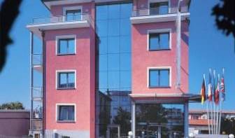 Hotel Ambasciata - Få lave hotelpriser og tjek ledighed i Marghera 7 fotos