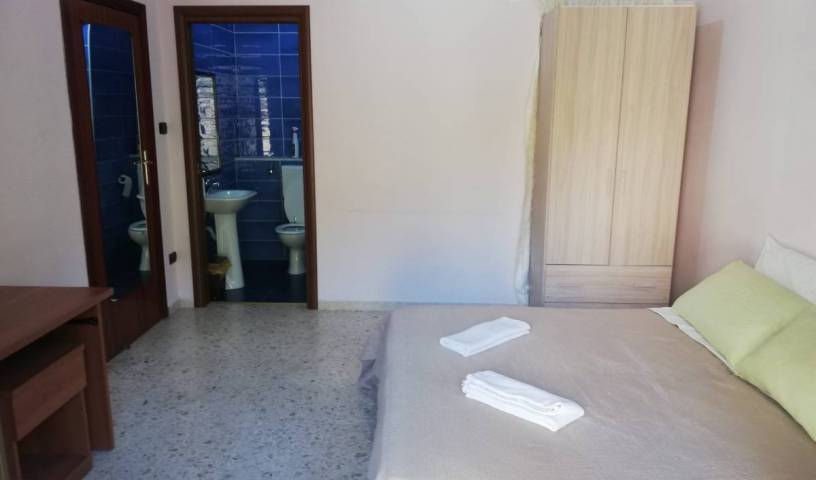 Napoli Fly B and B - Search available rooms for hotel and hostel reservations in Napoli, holiday reservations 1 photo