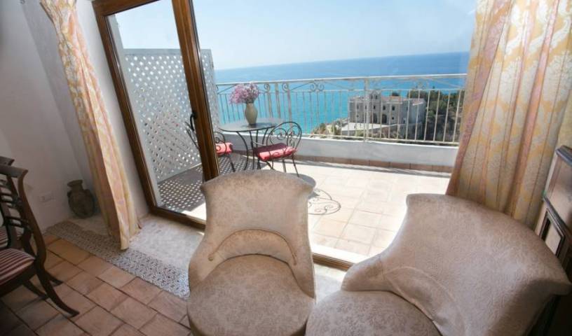 Rocca Delle Clarisse - Få lave hotelpriser og tjek ledighed i Tropea 8 fotos