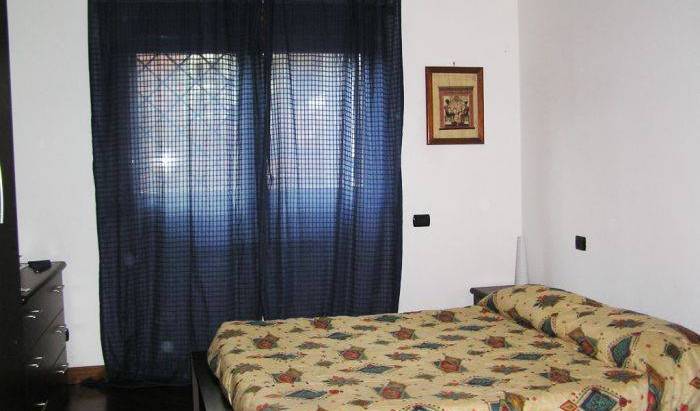 Roma In Fiera - होटल और हॉस्टल आरक्षण के लिए उपलब्ध कमरे खोजें Fiumicino 4 तस्वीरें