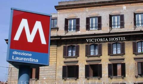 Victoria Hostel - Recherche de chambres disponibles pour réservations d'hôtels et d'auberges à Rome, Rester dans un hôtel et rencontrer le monde réel, pas une brochure touristique 3 Photos