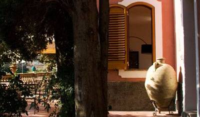 Villa Britannia - Få lave hotelpriser og tjek ledighed i Taormina 19 fotos