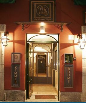 In Riva Al Lago, Como, Italy, Italy hotels en hostels