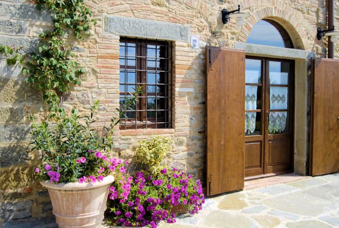 La Mucchia Vacation Farmhouse in Tuscany, Cortona, Italy, hotels and hostels for mingling with locals in Cortona