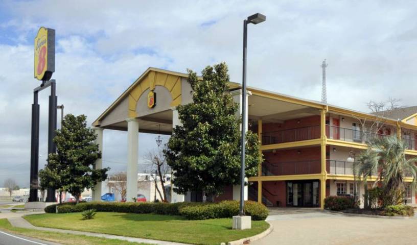 Super 8 - Airport New Orleans - Search for free rooms and guaranteed low rates in Metairie 7 photos