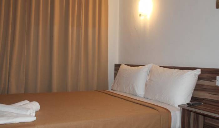 Rim Hotel - Få lave hotelpriser og tjek ledighed i Batu 10, Bedst vurderede hoteller 15 fotos