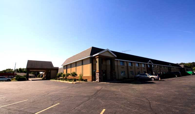 Norwood Innn and Suites - Get low hotel rates and check availability in North Mankato 6 photos