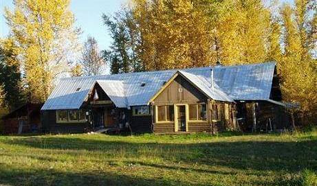 North Fork Hostel and Square Peg Ranch - Search for free rooms and guaranteed low rates in Polebridge, travel intelligence and smart tourism 1 photo