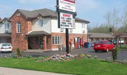 Caravan Inn - Search available rooms for hotel and hostel reservations in Niagara Falls 5 photos