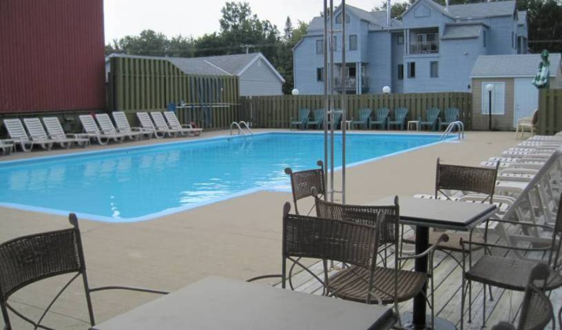 Holiday Villa Resorts At Monte Ste Anne - Get low hotel rates and check availability in Beaupre, hotel bookings 21 photos
