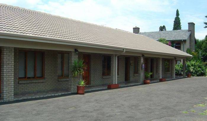 Len's Bed and Breakfast - Search available rooms for hotel and hostel reservations in Benoni, hotel bookings 10 photos
