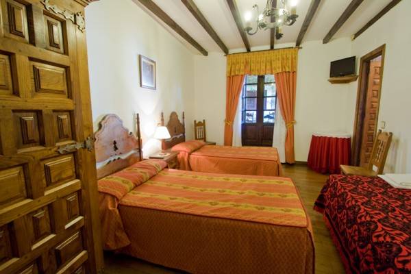 Hospedaje Octavio, Santillana, Spain, popular lodging destinations and hotels in Santillana
