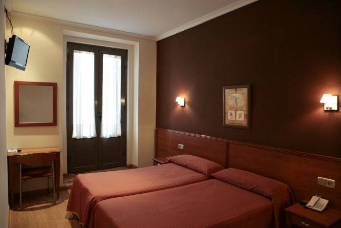 Hostal Persal, Madrid, Spain, best hotels for singles in Madrid