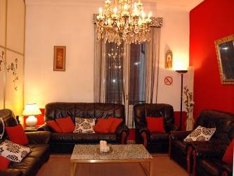 Hostal Valencia, Madrid, Spain, preferred site for booking vacations in Madrid