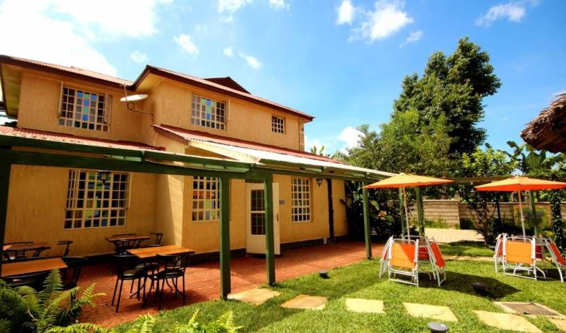 Crest Safari Lodge, hotel bookings for special events 5 photos