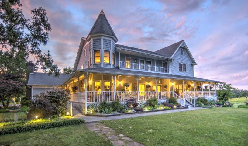 Blue Mountain Mist Country Inn Cottage - Search for free rooms and guaranteed low rates in Pigeon Forge 12 photos